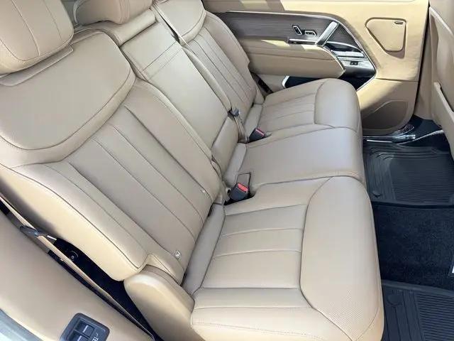 2026 Land Rover Range Rover P530 SE 7 Seat
