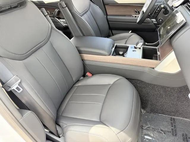 2026 Land Rover Range Rover P400 SE 7 Seat
