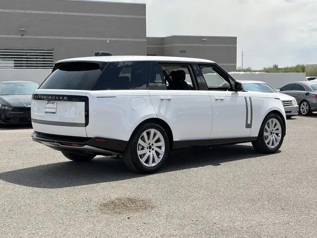 2026 Land Rover Range Rover P400 SE 7 Seat