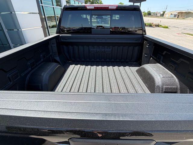 2026 GMC Sierra 1500 Crew Cab, Standard Bed, SLT, 4WD