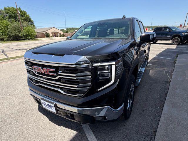 2026 GMC Sierra 1500 Crew Cab, Standard Bed, SLT, 4WD
