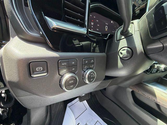 2026 GMC Sierra 1500 Crew Cab, Standard Bed, SLT, 4WD