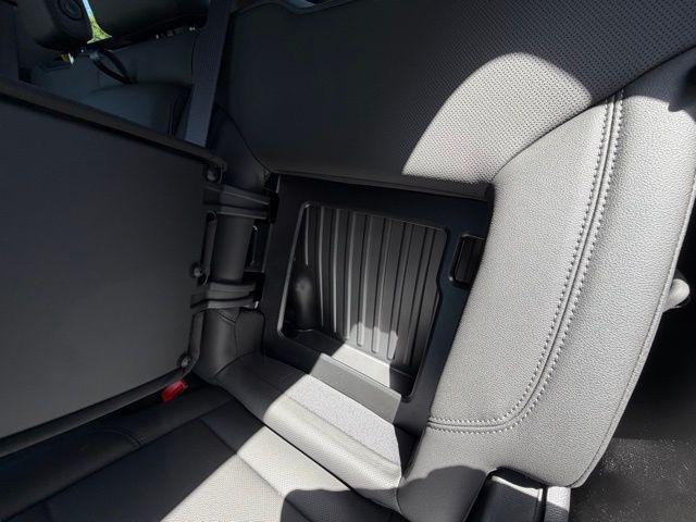 2026 GMC Sierra 1500 Crew Cab, Standard Bed, SLT, 4WD