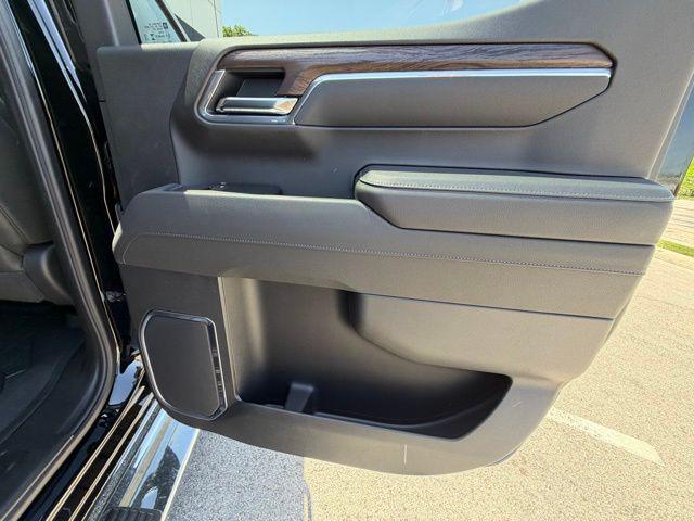 2026 GMC Sierra 1500 Crew Cab, Standard Bed, SLT, 4WD