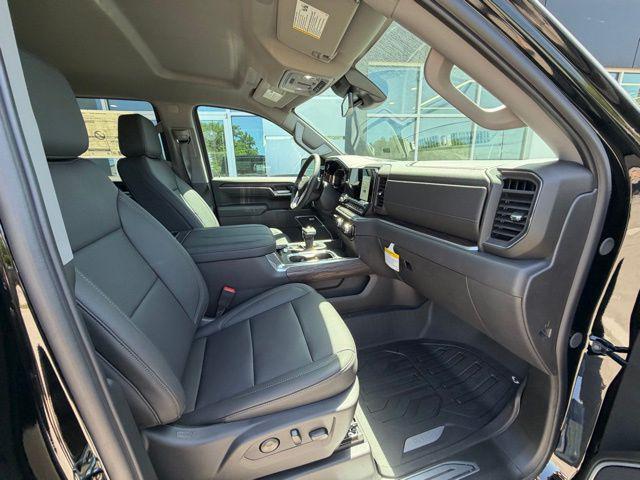 2026 GMC Sierra 1500 Crew Cab, Standard Bed, SLT, 4WD