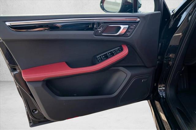 2026 Porsche Macan T
