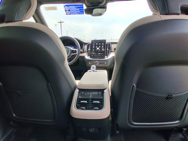 2026 Volvo XC90 Plus, B6 AWD Gas (mild hybrid), Gasoline, Bright, 7 Seats