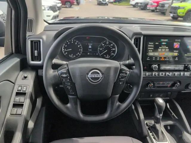 2025 Nissan Frontier Crew Cab SV 4x4