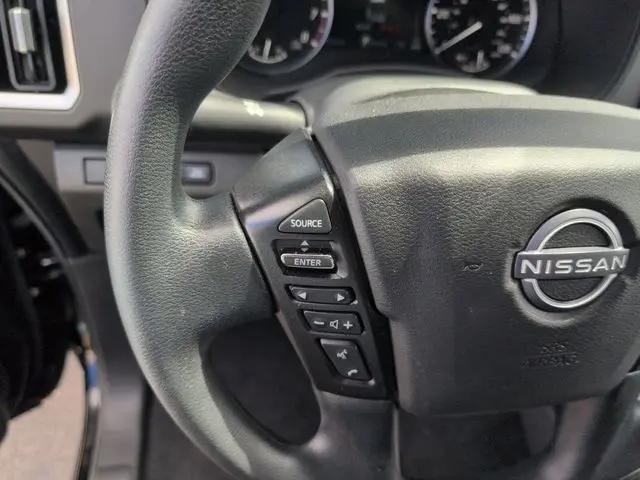 2025 Nissan Frontier Crew Cab SV 4x4