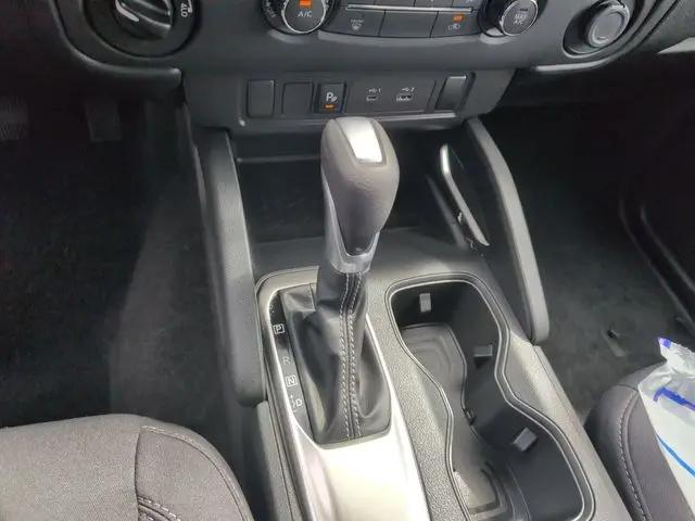 2025 Nissan Frontier Crew Cab SV 4x4