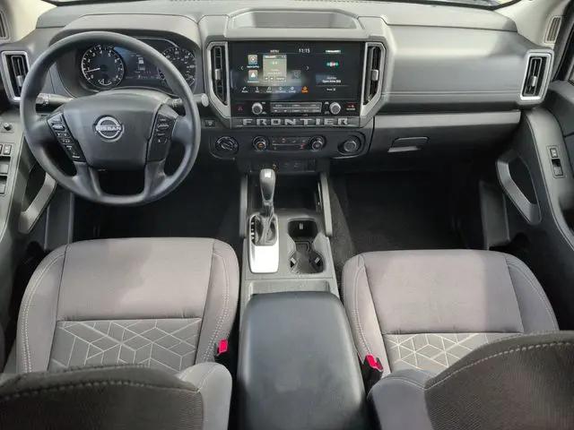 2025 Nissan Frontier Crew Cab SV 4x4