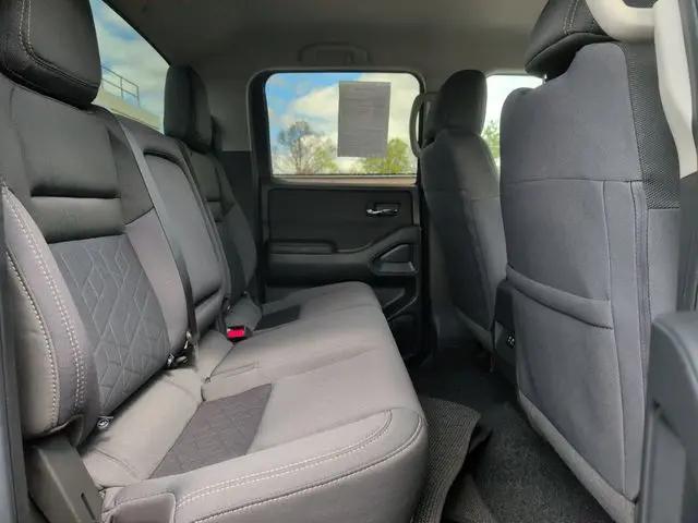 2025 Nissan Frontier Crew Cab SV 4x4