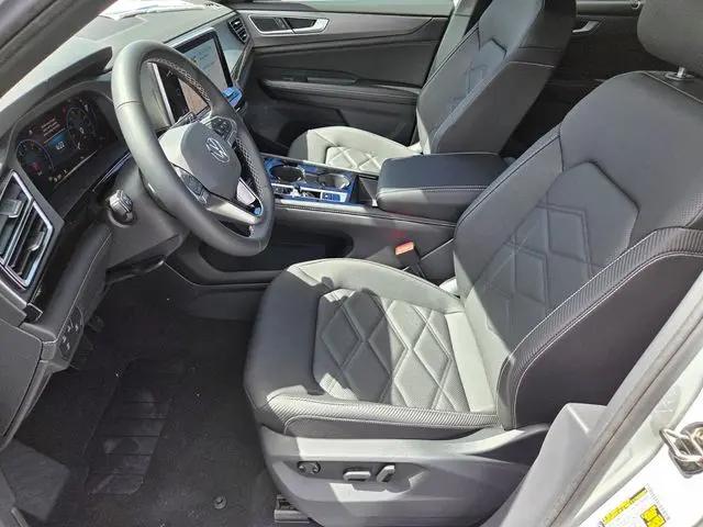 2026 Volkswagen Atlas Cross Sport SE with Technology