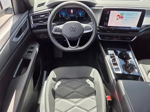 2026 Volkswagen Atlas Cross Sport SE with Technology
