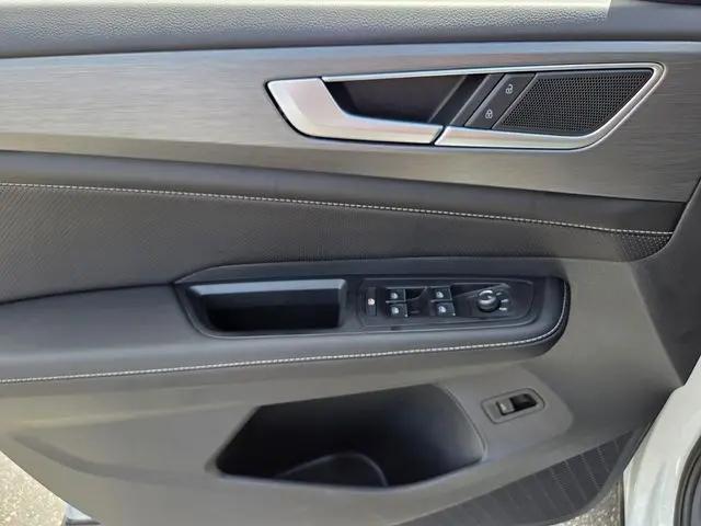 2026 Volkswagen Atlas Cross Sport SE with Technology