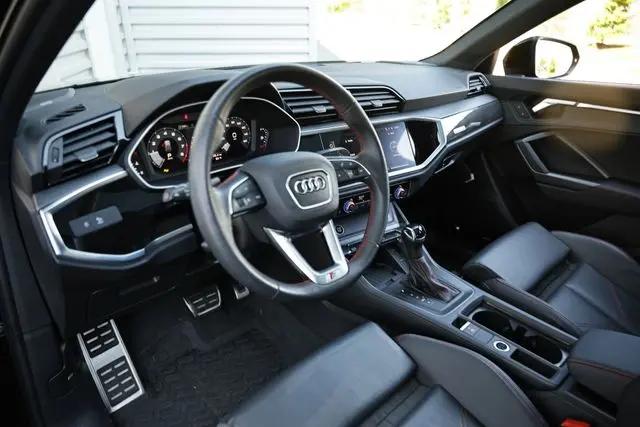 2025 Audi Q3 Premium 45 TFSI S line quattro Tiptronic