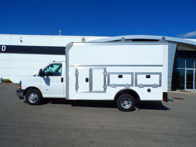 2022 Chevrolet Express Cutaway Work Van