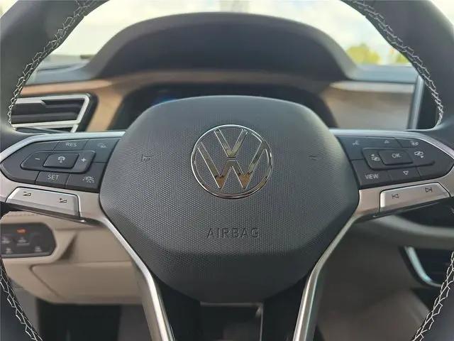 2026 Volkswagen Atlas SE with Technology