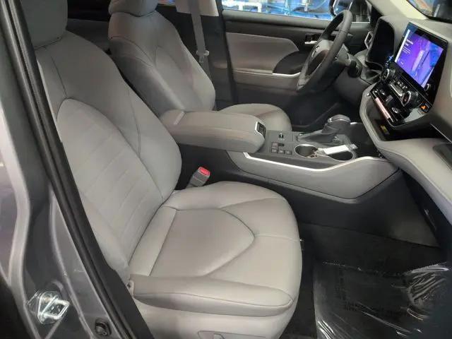 2026 Toyota Highlander Hybrid XLE