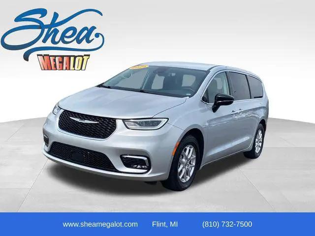 2024 Chrysler Pacifica Touring L for sale in Flint, MI