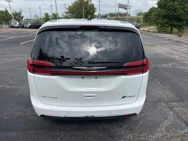 2023 Chrysler Pacifica Hybrid Touring L