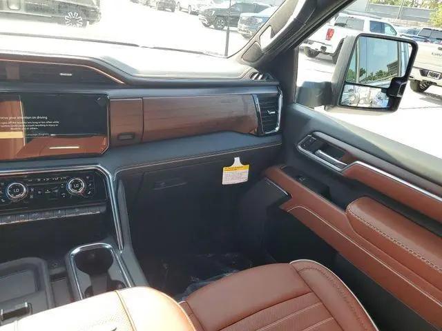2026 GMC Sierra 3500HD Crew Cab, Long Bed, Denali Ultimate Dual Rear Wheel, 4WD