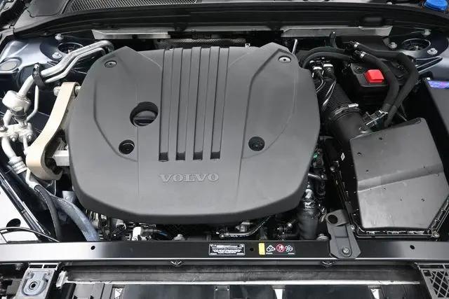 2025 Volvo S60 B5 Core