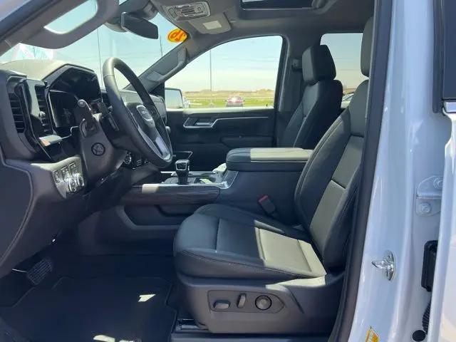 2026 GMC Sierra 1500 Crew Cab, Short Bed, SLT, 4WD