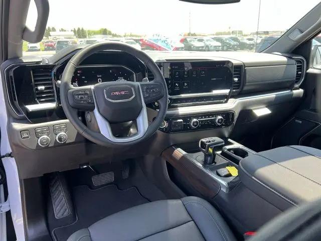 2026 GMC Sierra 1500 Crew Cab, Short Bed, SLT, 4WD