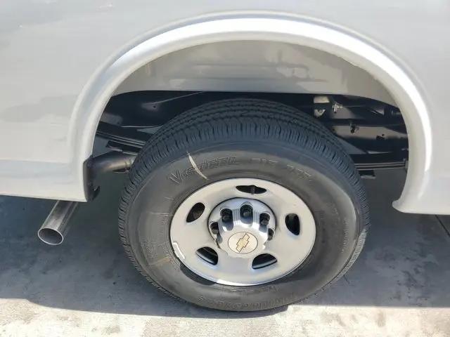 2026 Chevrolet Express Cargo Van 2500 Regular Wheelbase, WT, RWD