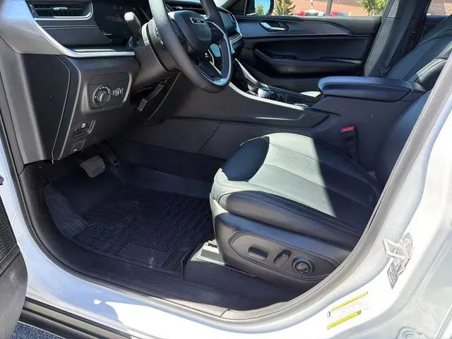 2025 Jeep Grand Cherokee L Altitude X 4x2