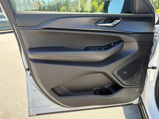 2025 Jeep Grand Cherokee L Altitude X 4x2