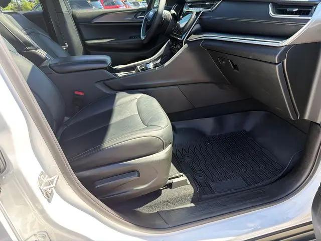 2025 Jeep Grand Cherokee L Altitude X 4x2
