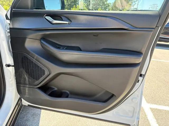 2025 Jeep Grand Cherokee L Altitude X 4x2