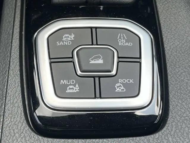 2026 Nissan Frontier Crew Cab Long Bed SV 4x4