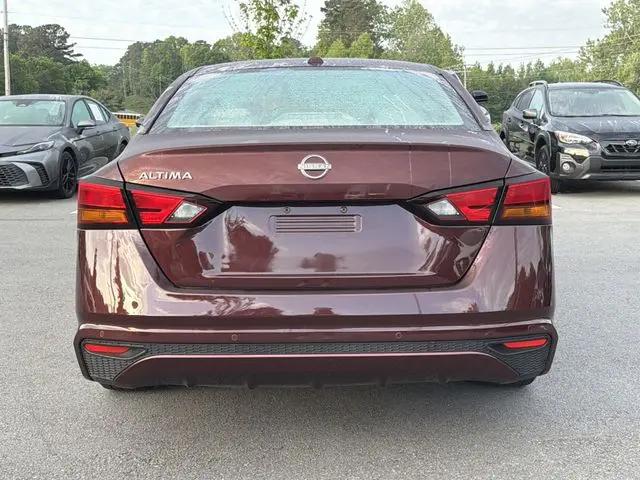 2025 Nissan Altima SV FWD