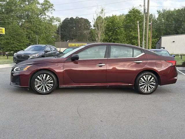 2025 Nissan Altima SV FWD
