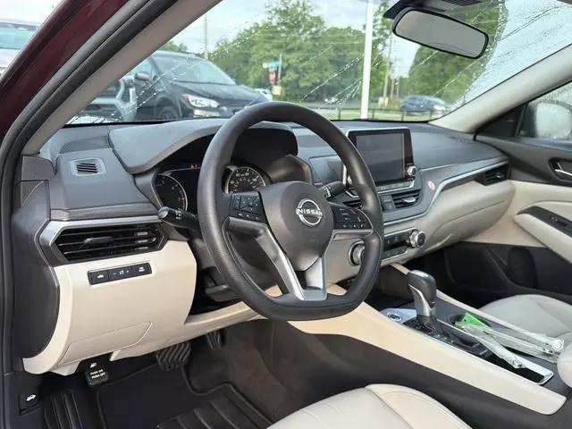 2025 Nissan Altima SV FWD