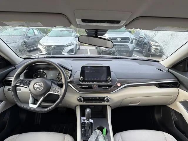 2025 Nissan Altima SV FWD