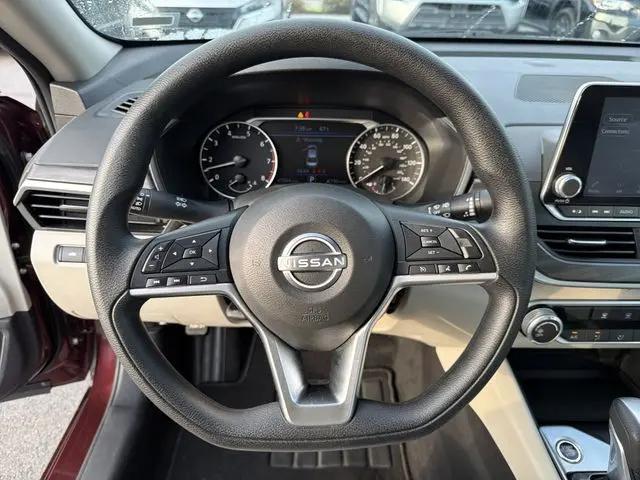 2025 Nissan Altima SV FWD