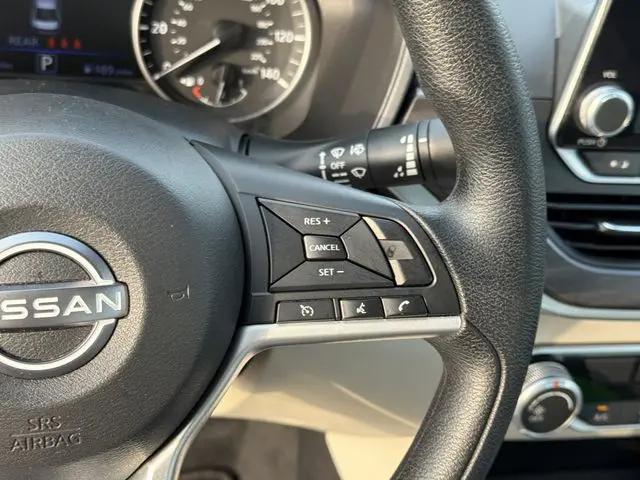 2025 Nissan Altima SV FWD