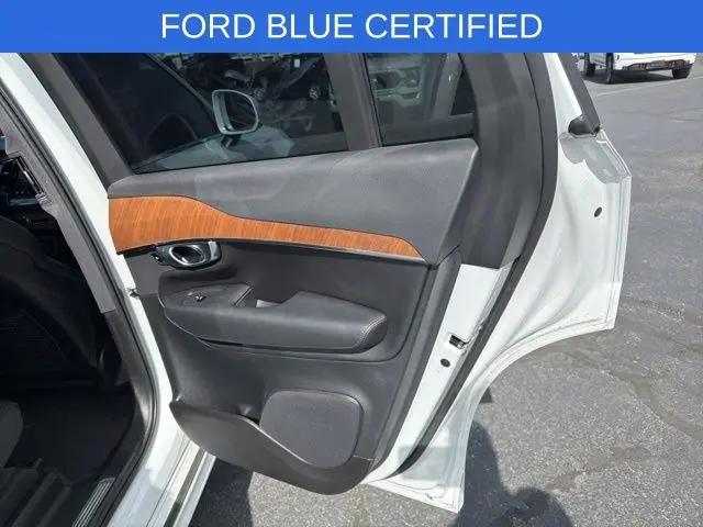 2024 Volvo XC90 B5 Plus Bright Theme