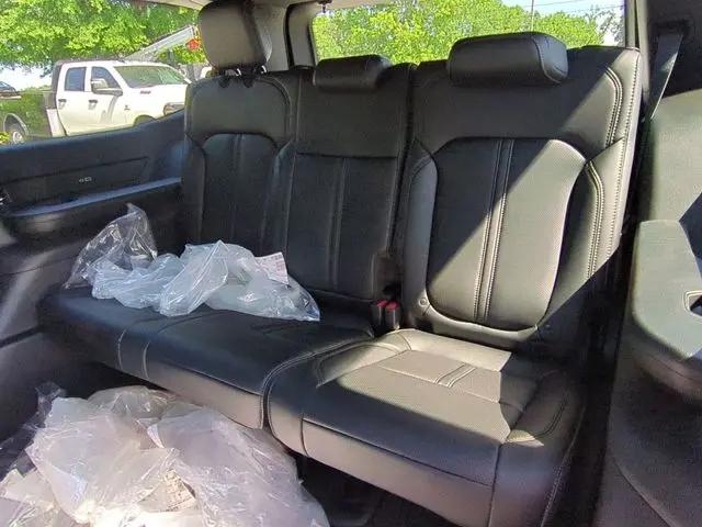 2026 Jeep Grand Wagoneer 4x4