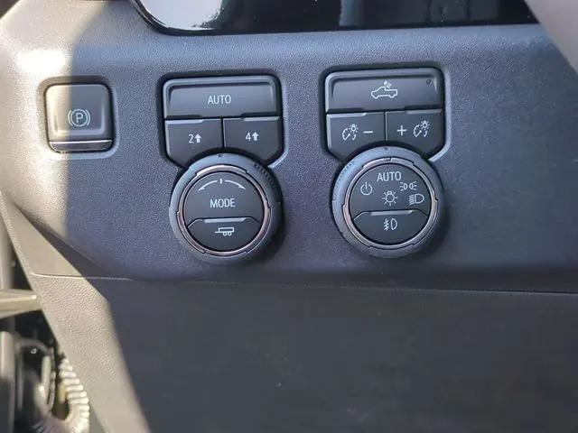 2026 Chevrolet Silverado 1500 4WD Crew Cab Short Bed RST