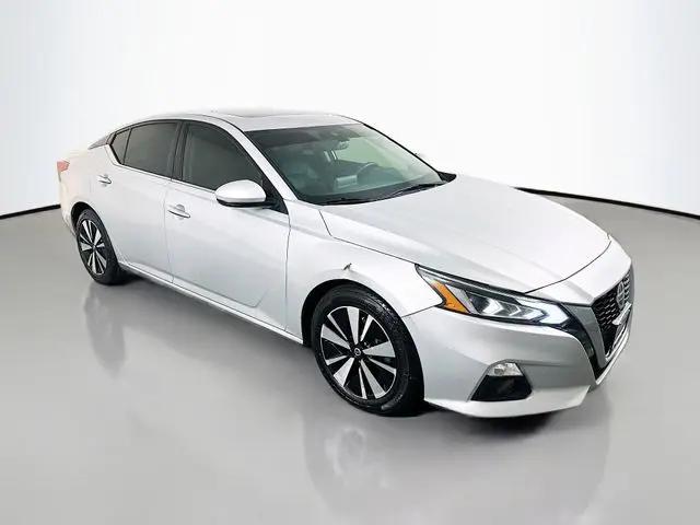 2020 Nissan Altima SL FWD for sale in Belleville, IL