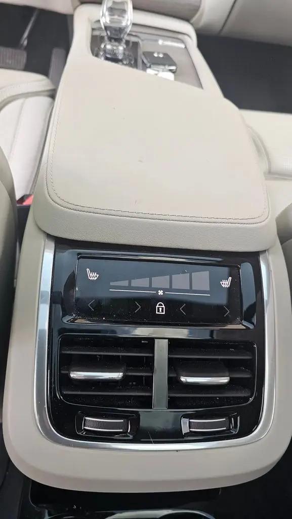 2023 Volvo XC90 B6 Ultimate 6-Seater