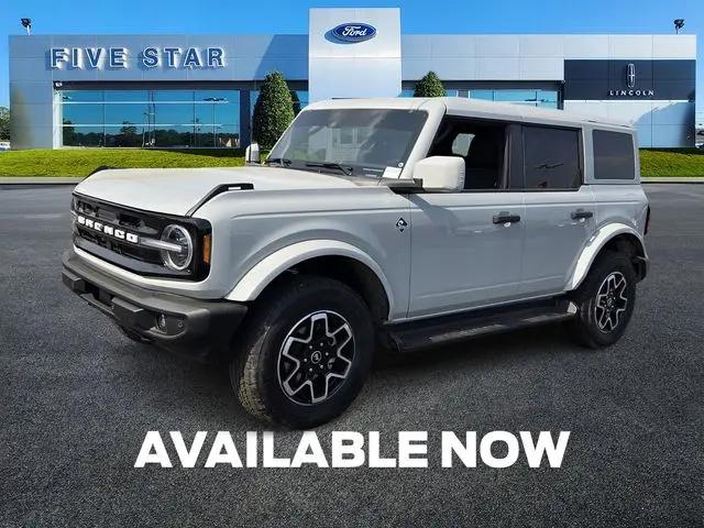 2026 Ford Bronco Outer Banks