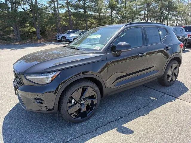 2026 Volvo XC40 Black Edition Ultra, B5 AWD Gas (mild hybrid)