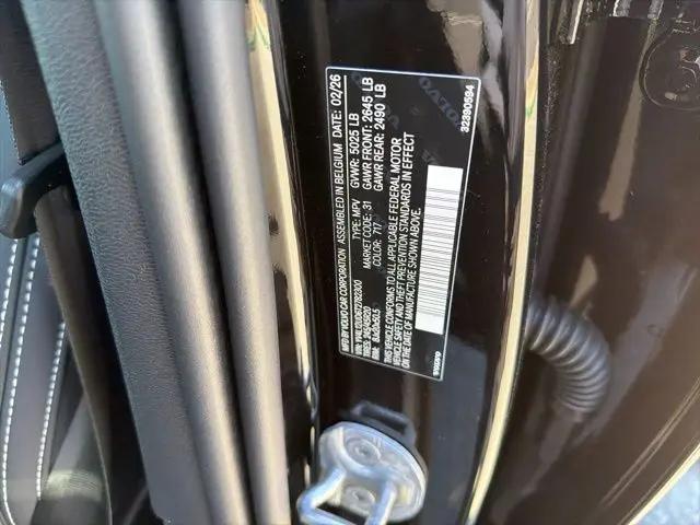 2026 Volvo XC40 Black Edition Ultra, B5 AWD Gas (mild hybrid)