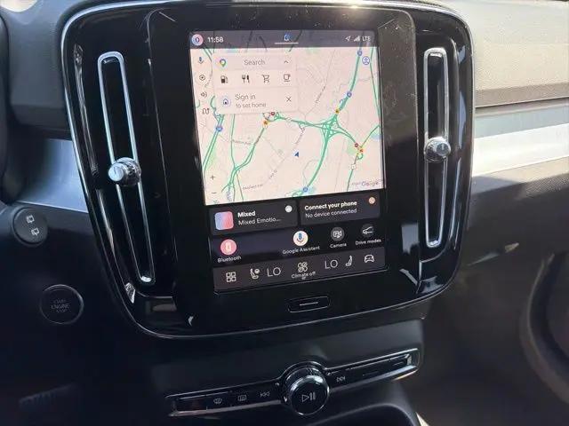 2026 Volvo XC40 Black Edition Ultra, B5 AWD Gas (mild hybrid)
